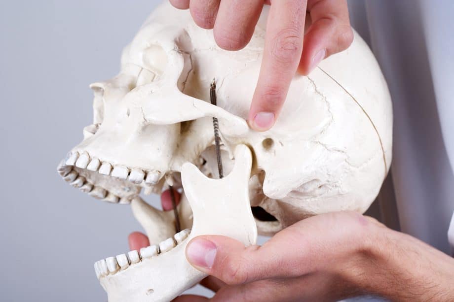 How Do You Diagnose TMJ? Symptoms, Tests & Treatments